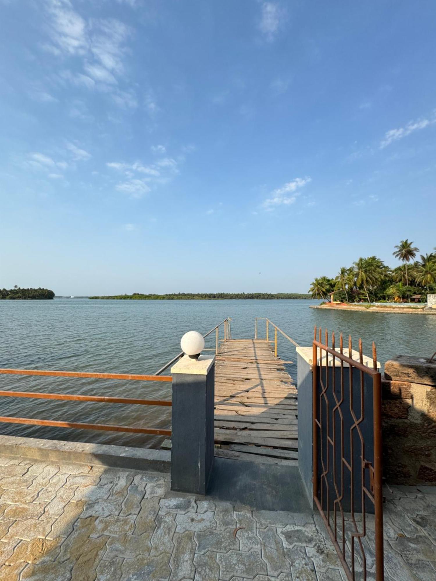 The Glasswater By The Backwater Homestay Kalyānpur Exteriér fotografie