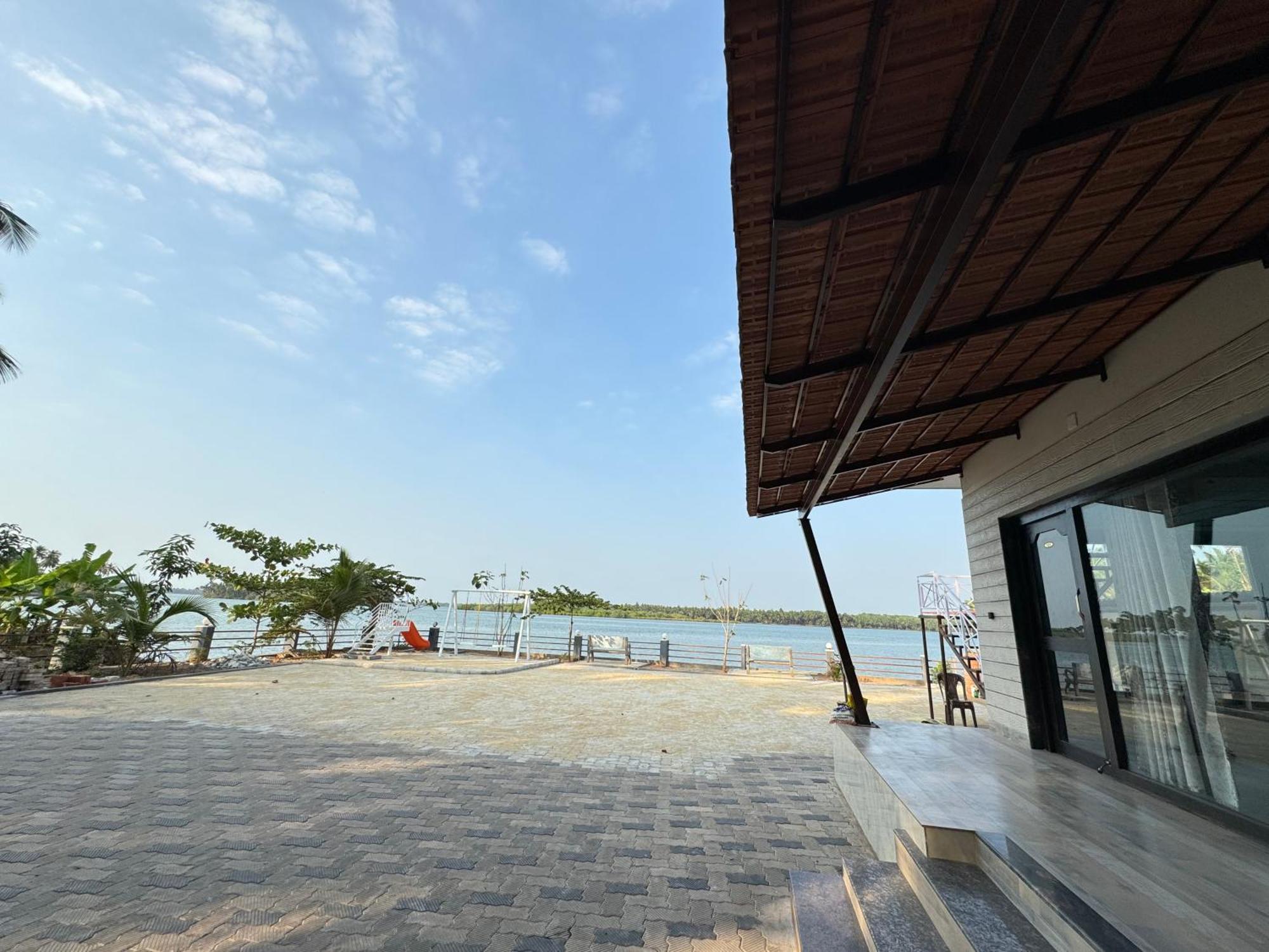The Glasswater By The Backwater Homestay Kalyānpur Exteriér fotografie