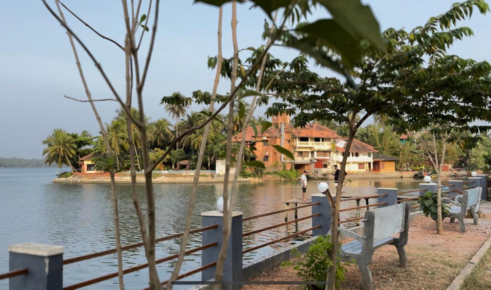 The Glasswater By The Backwater Homestay Kalyānpur Exteriér fotografie