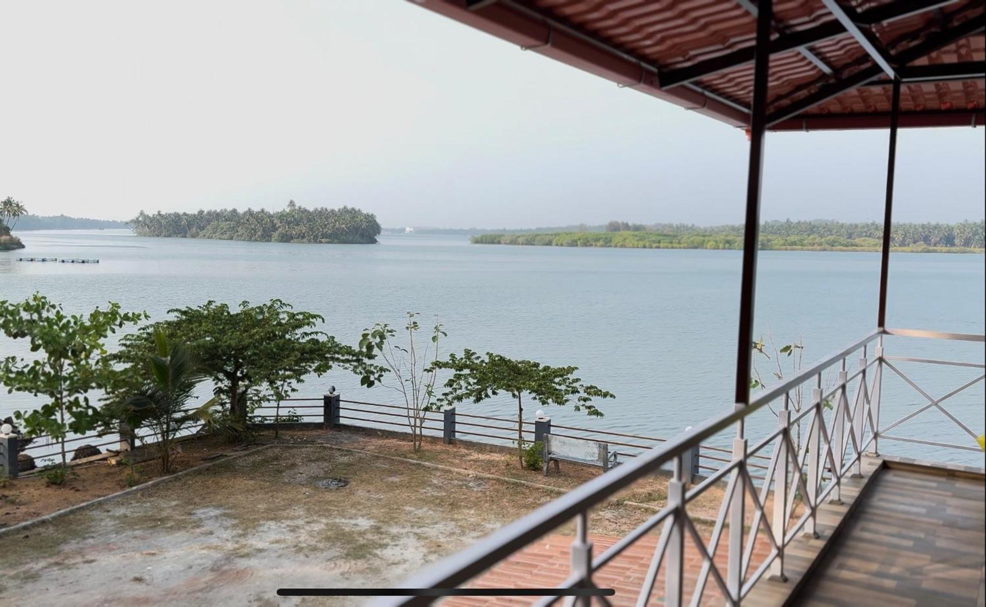 The Glasswater By The Backwater Homestay Kalyānpur Exteriér fotografie