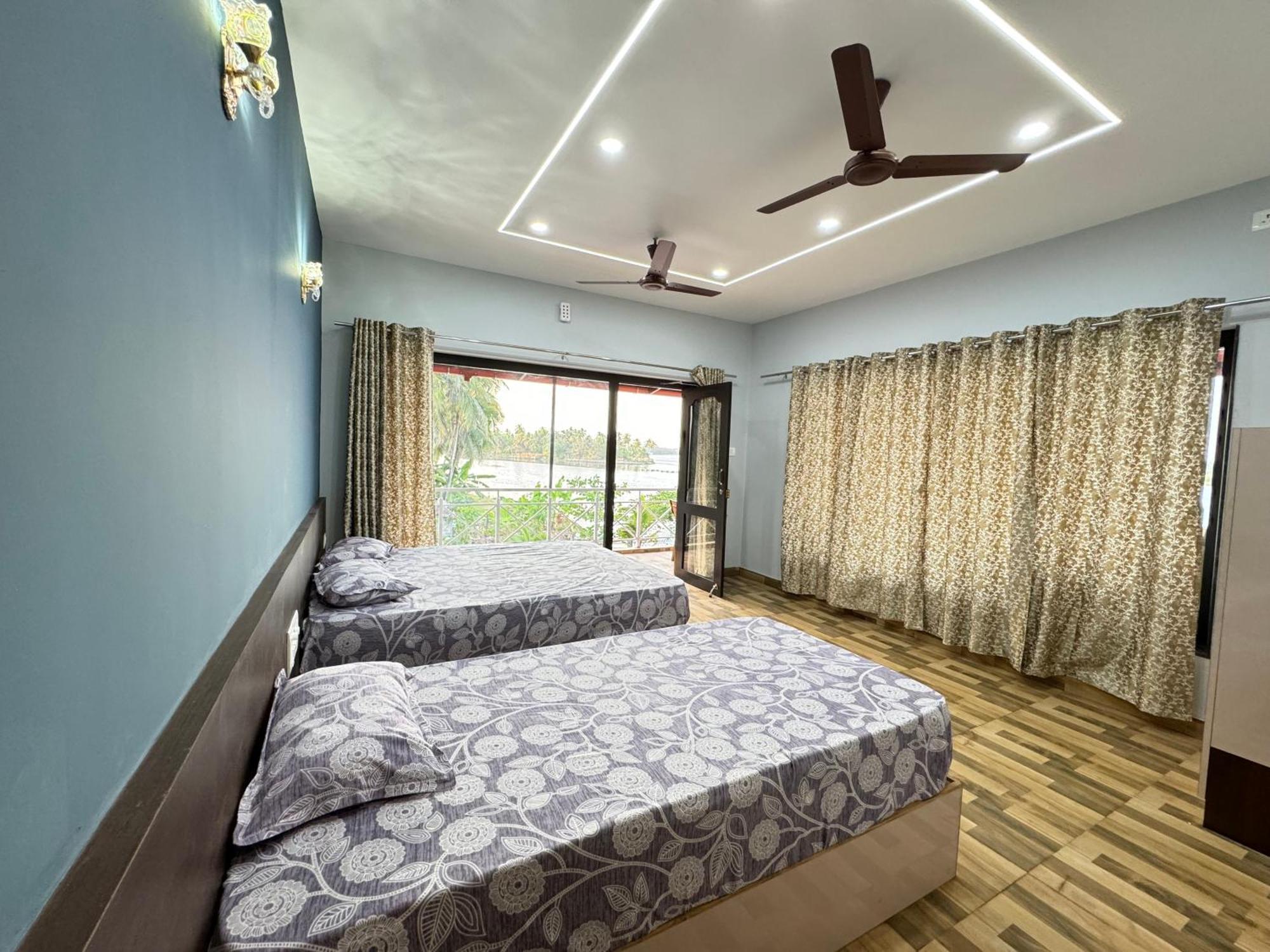 The Glasswater By The Backwater Homestay Kalyānpur Exteriér fotografie