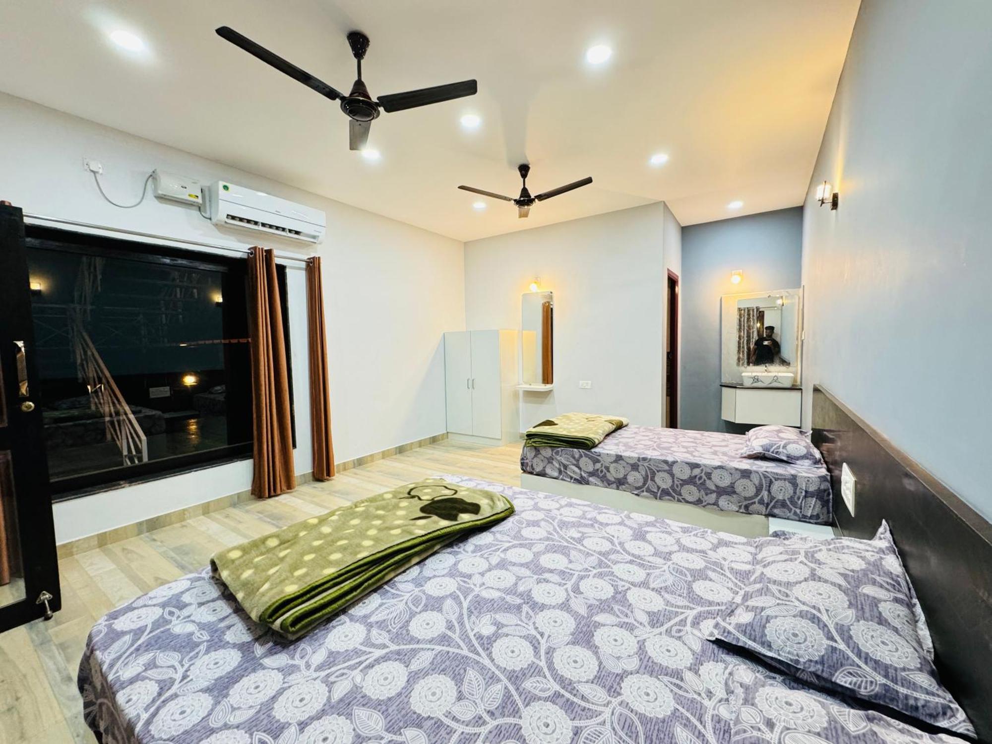 The Glasswater By The Backwater Homestay Kalyānpur Exteriér fotografie