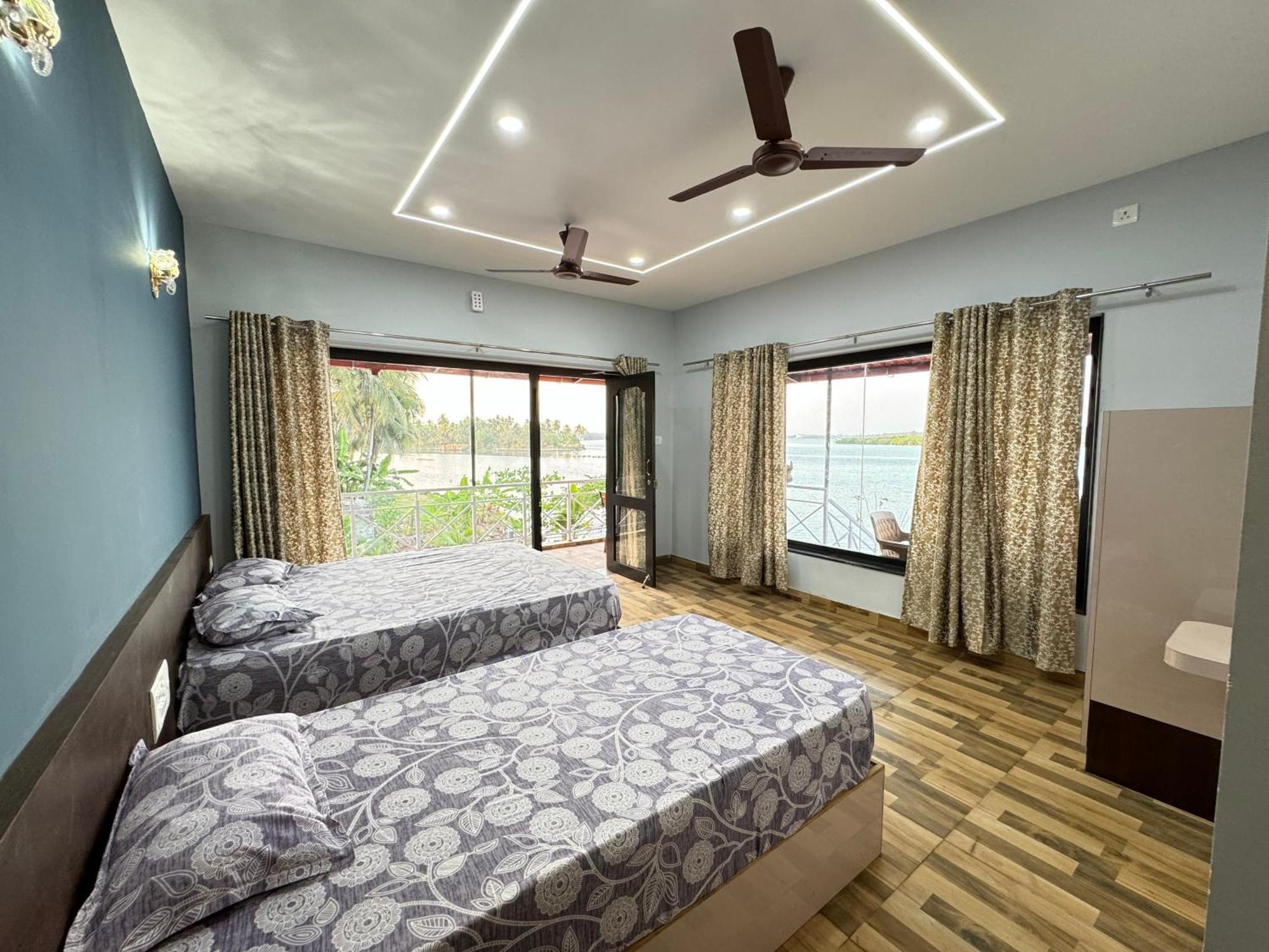 The Glasswater By The Backwater Homestay Kalyānpur Exteriér fotografie